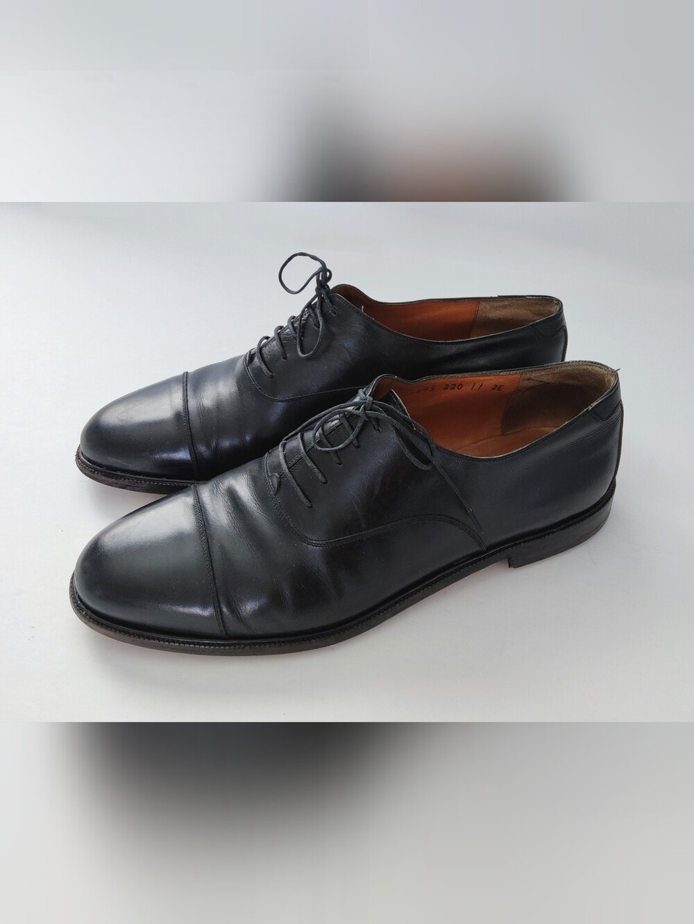 Salvatore Ferragamo Black Men's Cap-Toe Oxford Dress Shoes. Size 11 US.  Pre-own